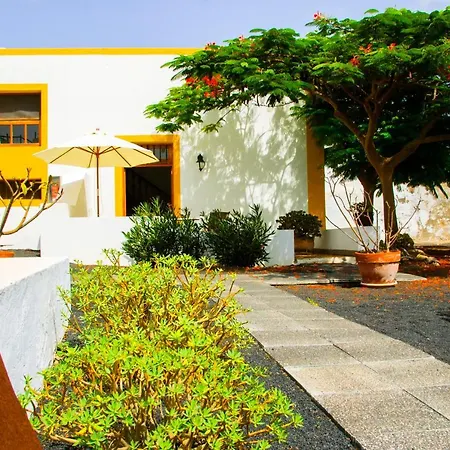 Lola Y Juan Kır Evi