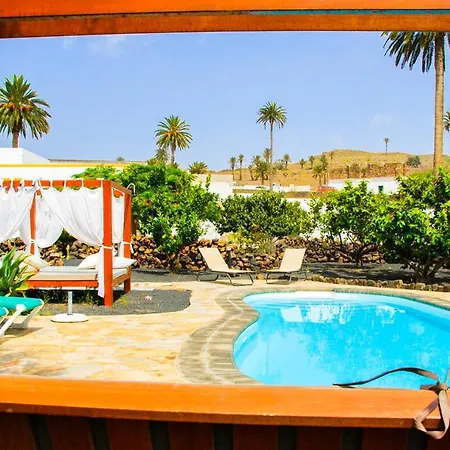 Kır Evi Lola Y Juan Haría