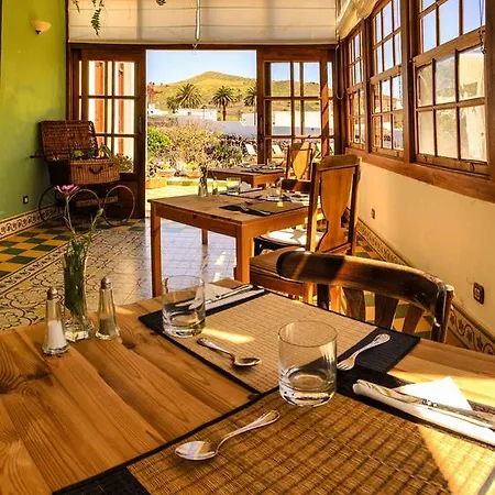 Lola Y Juan Kır Evi *