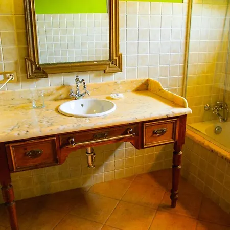 Lola Y Juan Kır Evi *