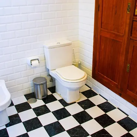 Lola Y Juan Kır Evi