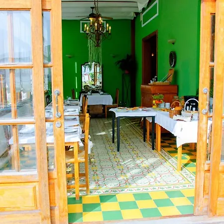 Kır Evi Lola Y Juan