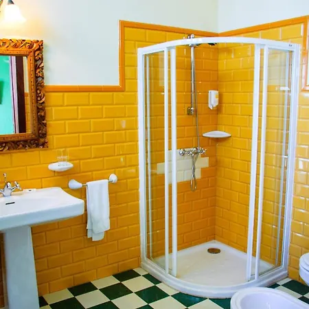 Kır Evi Lola Y Juan *