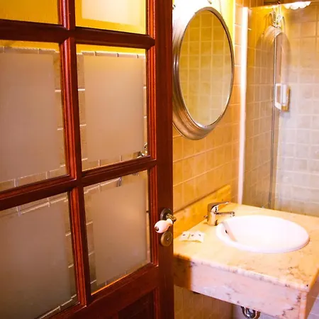 Lola Y Juan Kır Evi