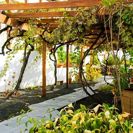 Lola Y Juan Kır Evi *