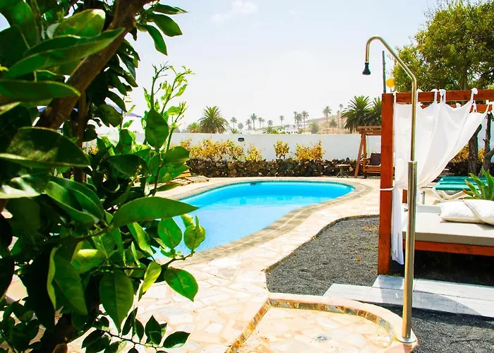 Kır Evi Lola Y Juan Haría