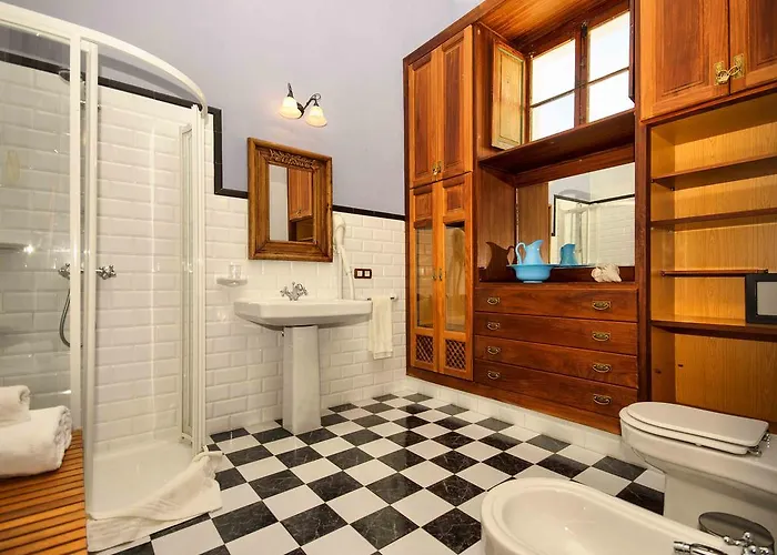 Kır Evi Lola Y Juan Haría