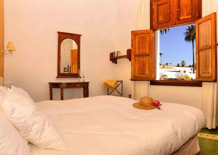 Kır Evi Lola Y Juan Haría