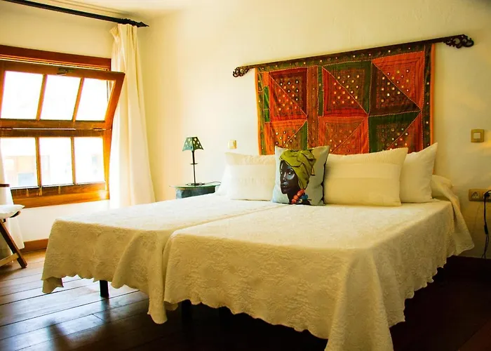 Lola Y Juan Kır Evi *