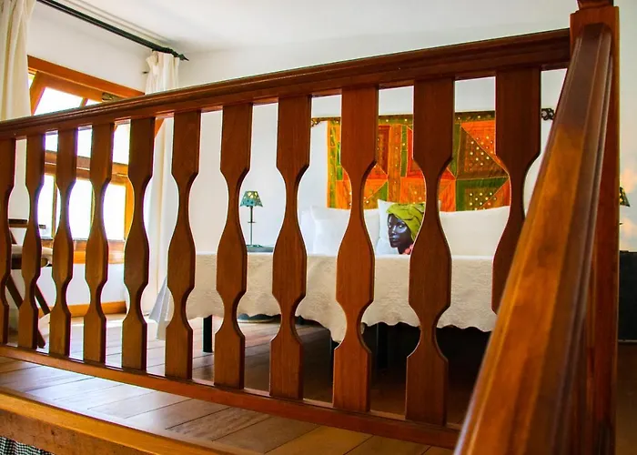 Lola Y Juan Kır Evi Haría