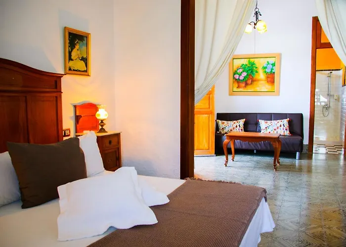 Lola Y Juan * Haría