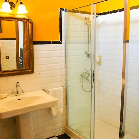 Lantställe Lola Y Juan *